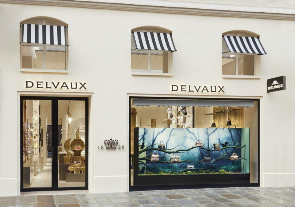 01v3 DELVAUX 20 09 25 Paris Saint Honoré