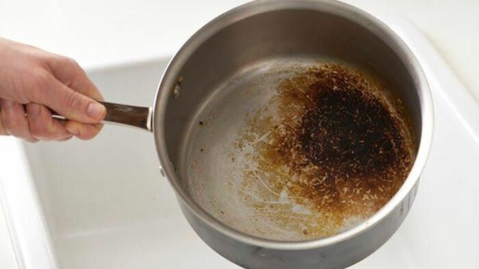 5 façons simples et efficaces de nettoyer un pot brûlé