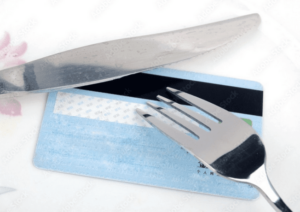 Vous prendrez un peu de frites avec votre steak de PLASTIQUE ?