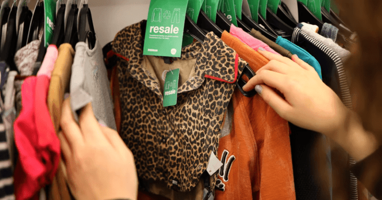 Zeeman vend désormais des vêtements d’occasion en Belgique