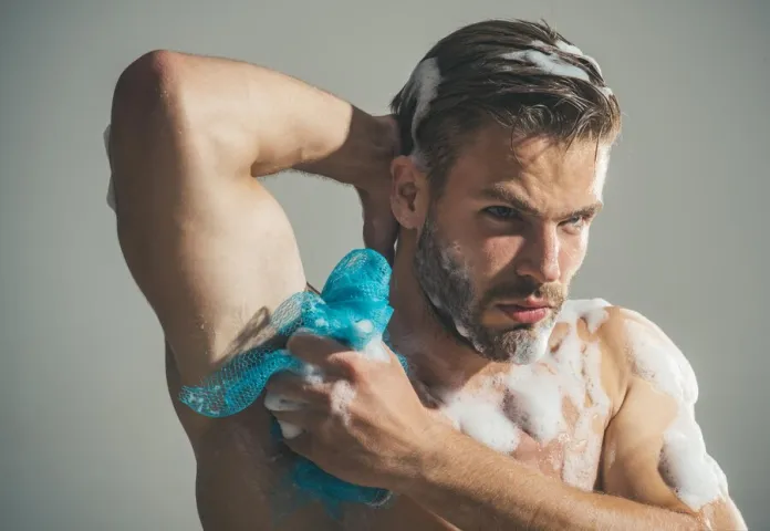 Meilleurs nettoyants pour le corps pour hommes en 2022 : Sentez bon, sentez-vous frais