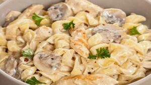 Pâtes à la Crème Poulet et Champignons