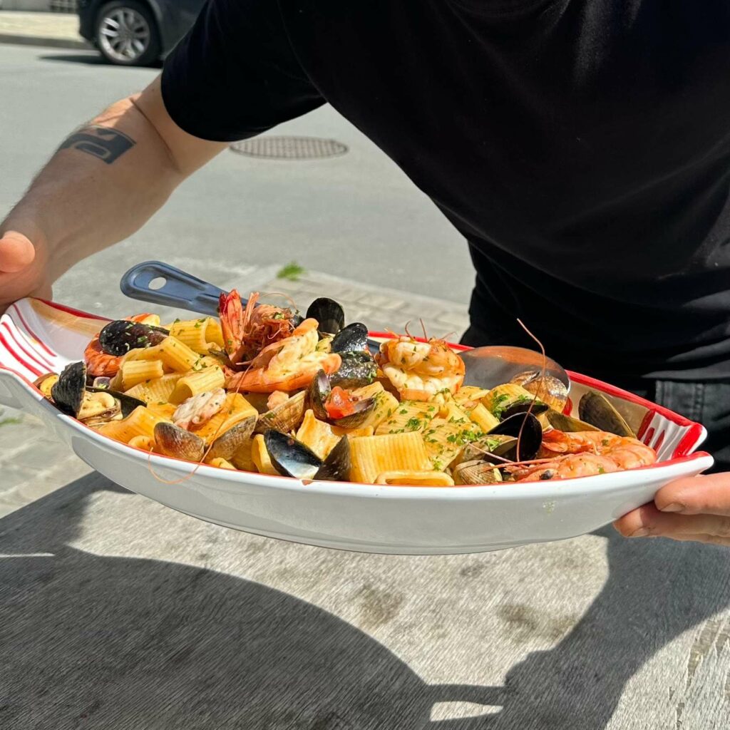 Fruiti di mare à la place du Châtelain à #Ixelles