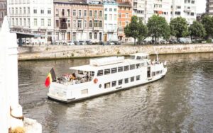 Retour de la navette fluviale sur la Meuse à Liège