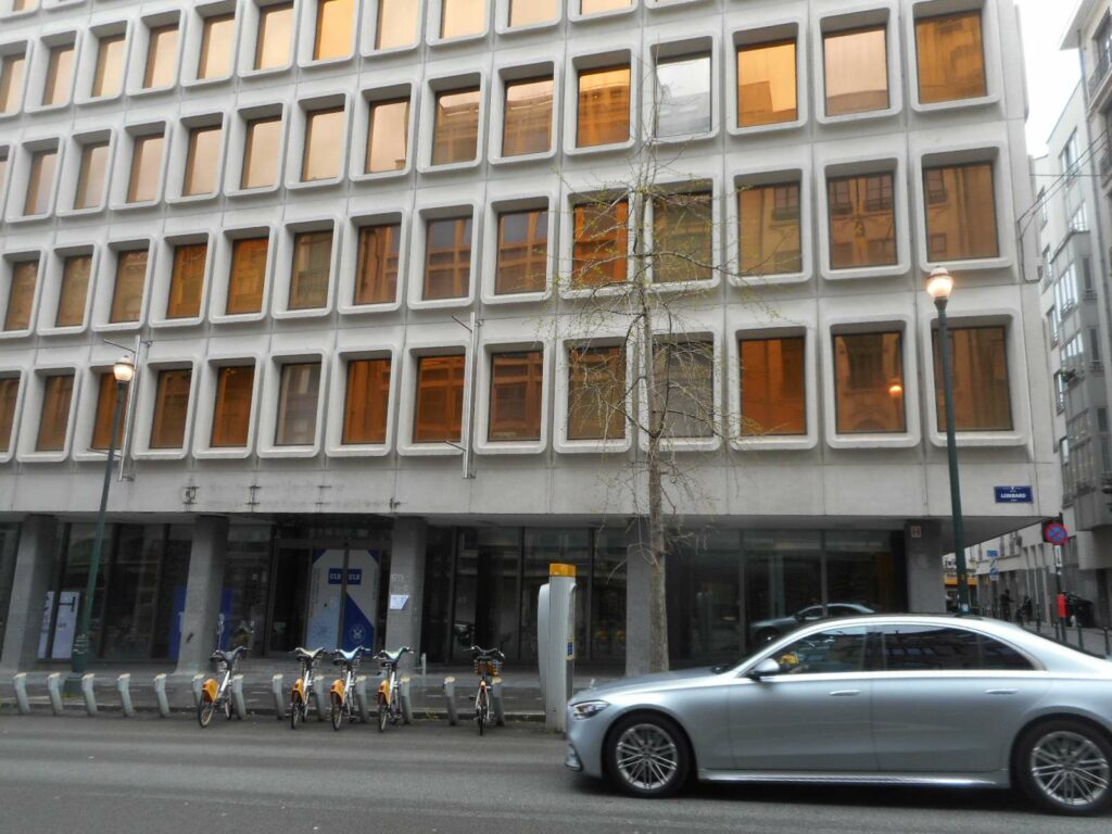 L’Université Libre de Bruxelles s’installe rue du Lombard près du Parlement bruxellois