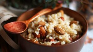 Une recette pour les randonneurs : le plov aux fruits et noix