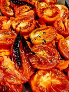 Tomates rôties dans la friteuse