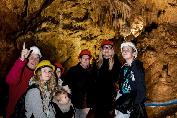 L’été des découvertes en famille à la Grotte de Comblain-au-Pont