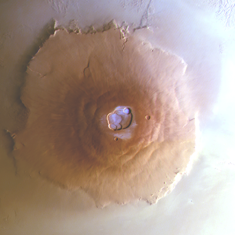 Découverte de givre d’eau au sommet des plus hauts volcans martiens