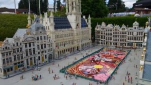 Le mini Tapis de fleurs est déjà à #Mini-Europe 