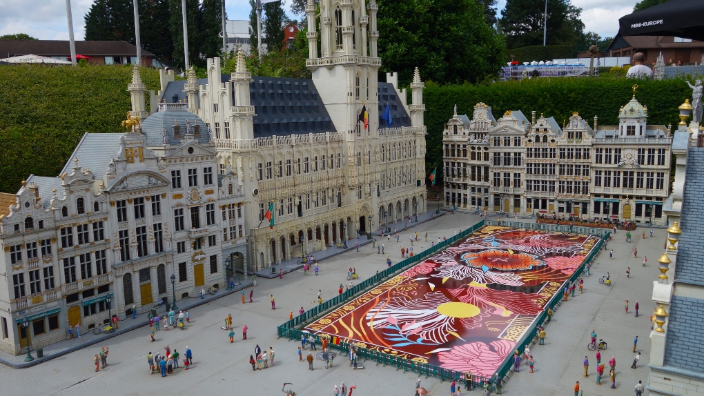 Le mini Tapis de fleurs est déjà à #Mini-Europe