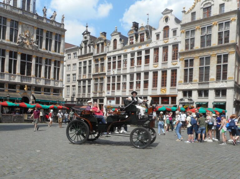 Les calèches électriques succèdent à la force animale dans les rues de Bruxelles