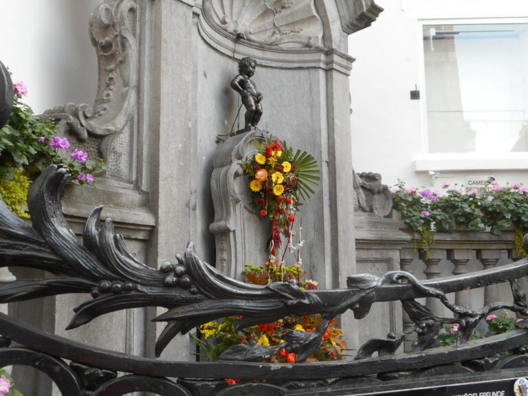 Pluie de #nouveaux #costumes en octobre pour #Manneken-Pis