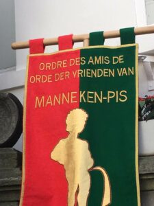 2-ordre-des-amis-de-manneken-pis-225x300 Pluie de #nouveaux #costumes en octobre pour #Manneken-Pis