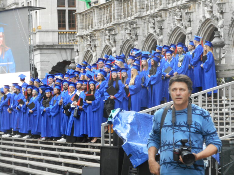 La #Grand-Place accueille les #nouveaux #diplômés de l’Université Libre de Bruxelles et de la VUB