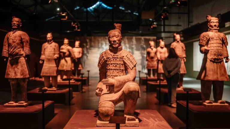 L’#exposition Terracotta Army à #Tour et Taxis vous fera découvrir la nécropole du premier empereur de #Chine