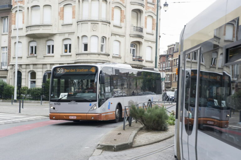 La #STIB renforce ses services à l’occasion de la #Toussaint