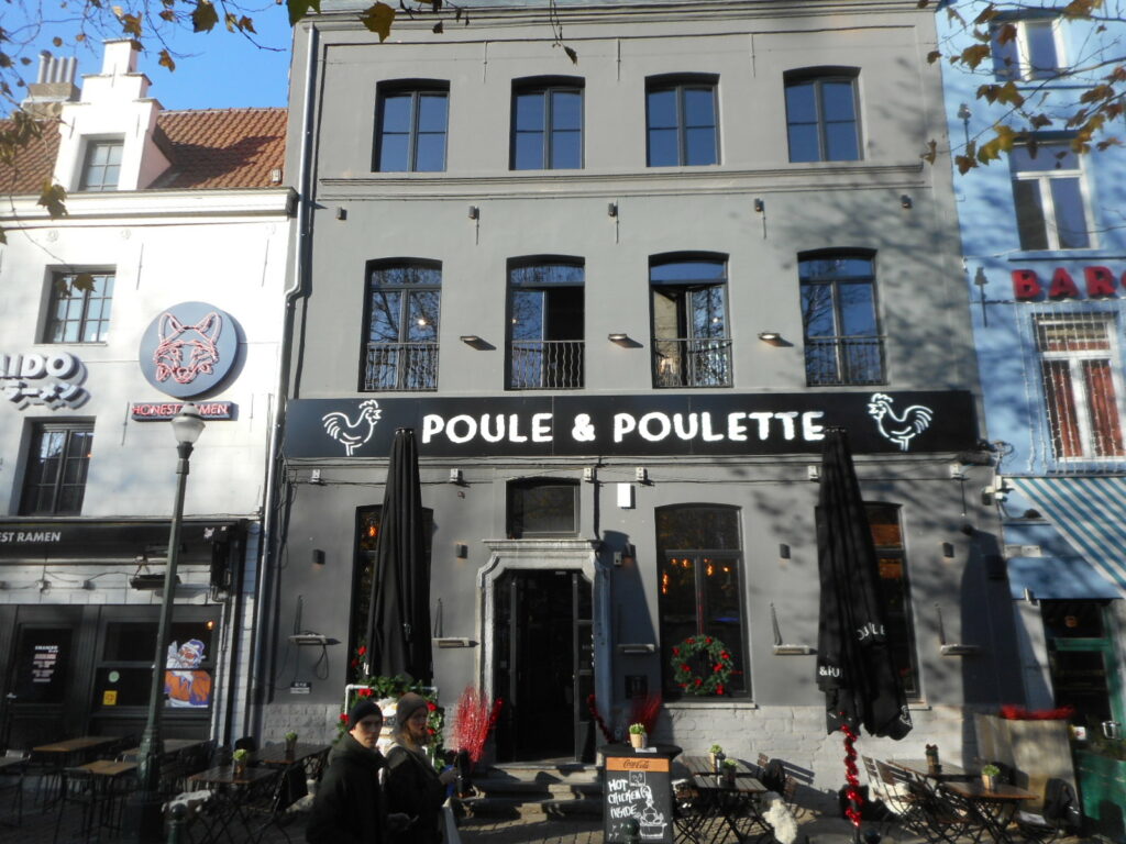 #Restauration : Poule et Poulette s’installe aussi #place #Sainte-Catherine à Bruxelles
