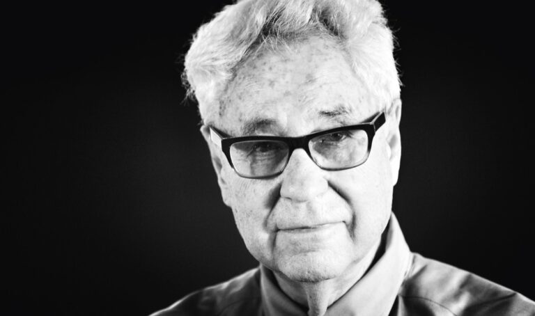 A Bruxelles, sur la Grand’ Place, jusqu’au 05 Janvier 2025 :”Elliott Erwitt. Une Rétrospective”