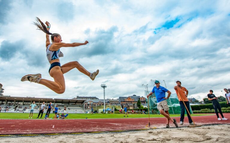 Jusqu’au 16 Février, à la “Galerie du Beffroi”, à Namur, 34è “Rétro Presse Photo”