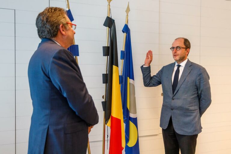 Prestation de serment de Fabrice Cumps comme bourgmestre d'anderlecht le 8 mai 2020