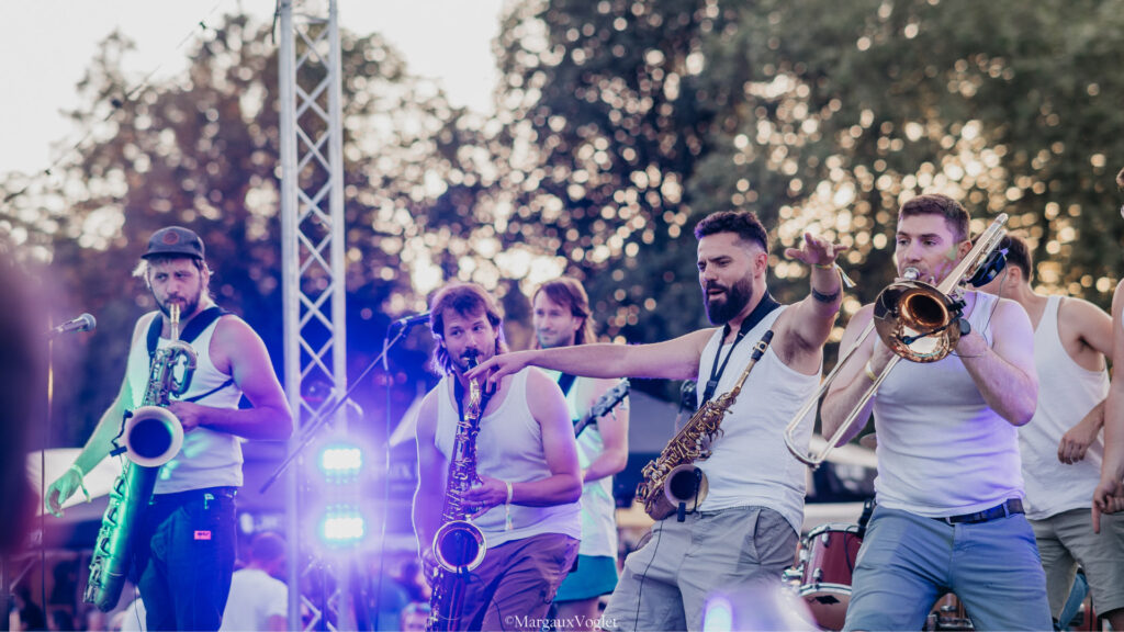 Un concert brad band à etterbeek