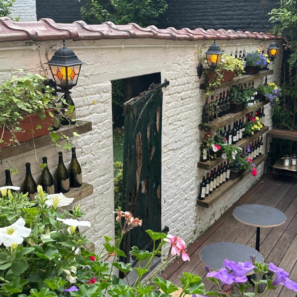 La terrasse cachée d’un très bon restaurant italien à Bruxelles