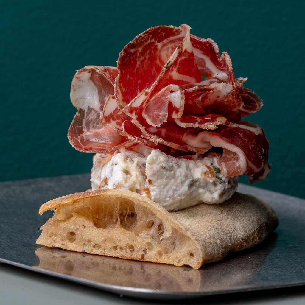 Restauration : Générosité, partage et convivialité chez « Matto », un très bon italien d’Ixelles