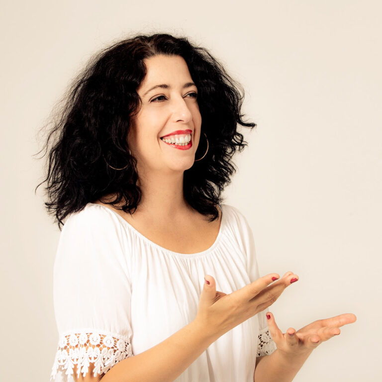 u4-la-chilienne-constanza-GUZMAN-musique-sud-americaine