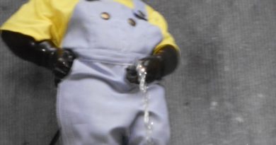 Manneken-Pis achève l’année 2025 avec le Père Noël et la Corrida Zatopek
