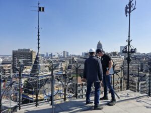 Des-travaux-de-renovation-en-cours-a-la-Porte-de-Hal