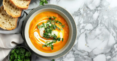 Une recette de velouté de carottes au lait de coco de curry et de noix