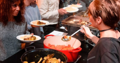 Le couscous sépharabe, un repas emblématique de La Tricoterie à Saint-Gilles