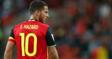 eden-hazard-en-voiture-avec-hep-taxi