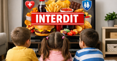 Enfants face à un écran INTERDIT