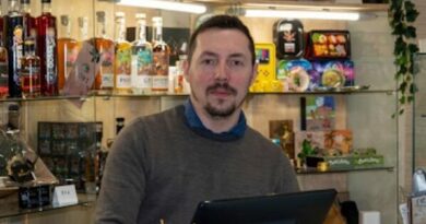 Patron epicerie fine vins plaisirs gourmands