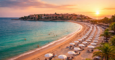 Plage ensoleillee a Nessebar au coucher du soleil