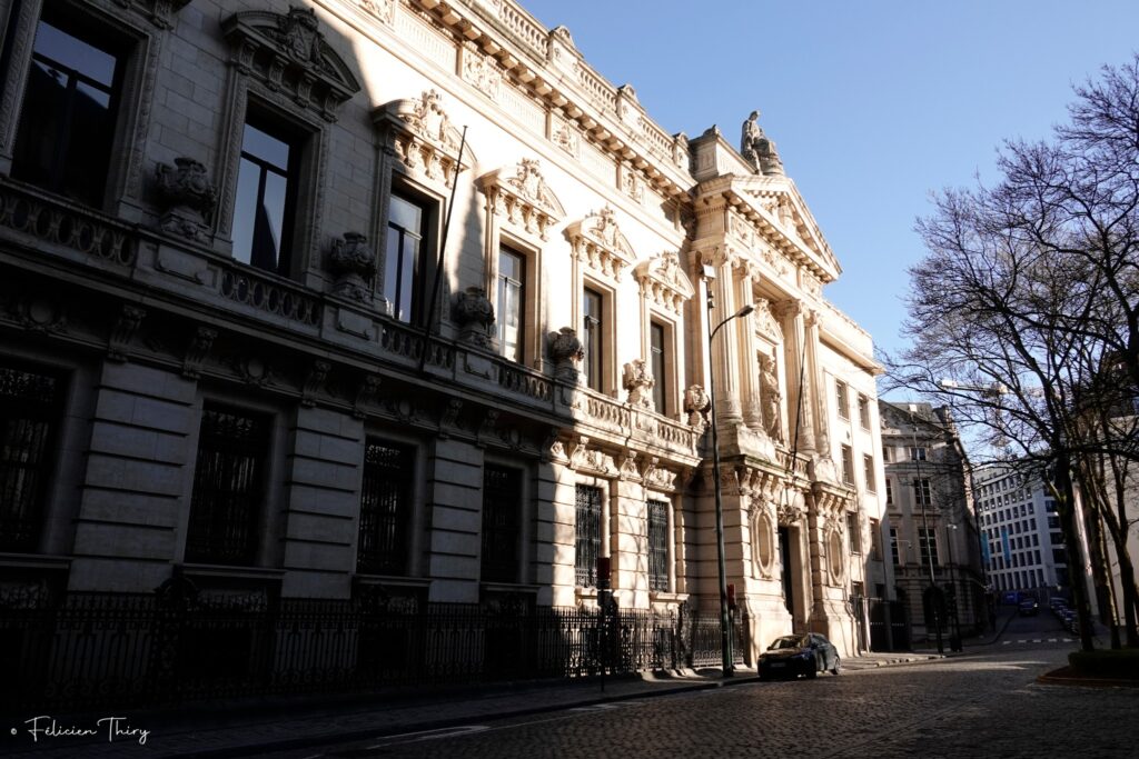 BANQUE