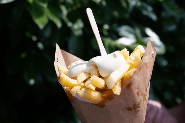 La friterie culte de place Saint-Josse ne changera pas de reine : Palma triomphe et garde son royaume croustillant !