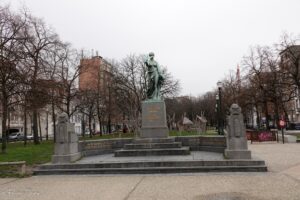 Les sentinelles du ciel, gravées dans la pierre