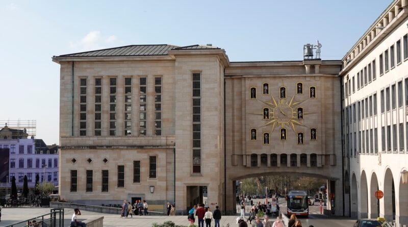 MONT555555555555555555