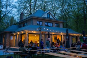 « La Villa » du Parc de Forest vous propose une carte simple et une cuisine vivante