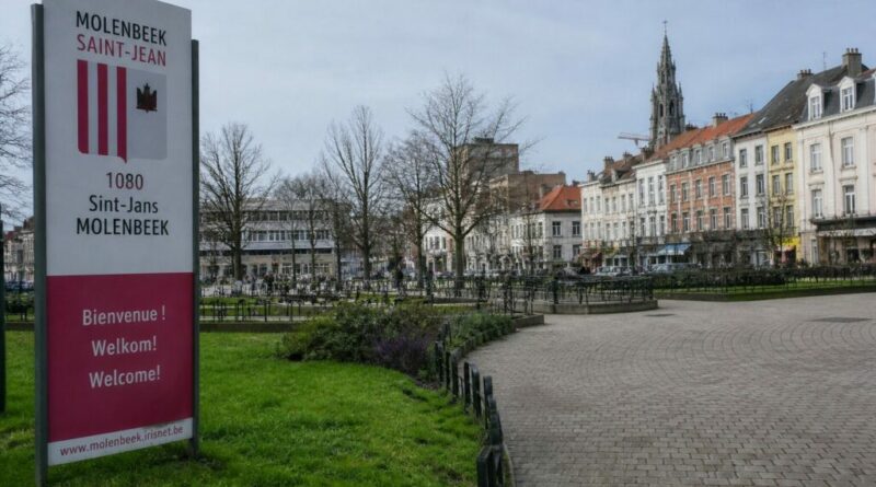 Molenbeek rend hommage a une quarantaine de jeunes