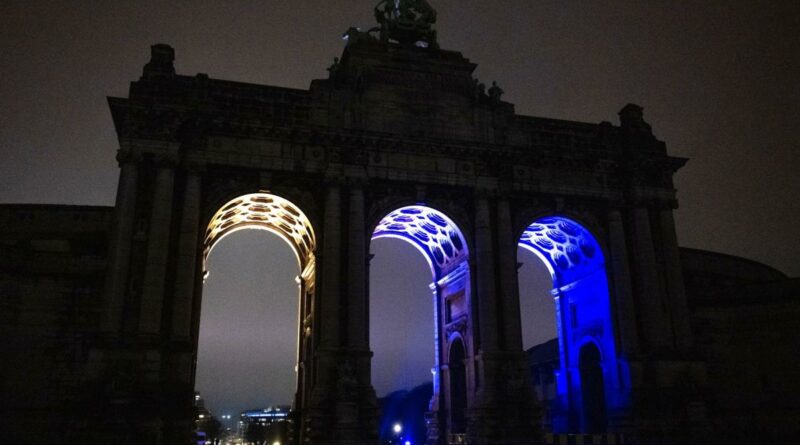 1 Ukraine Cinquantenaire verlicht CROP BRIGHT KL