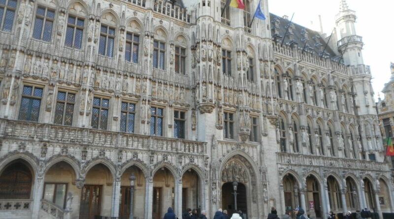 1 various hotel de ville 25