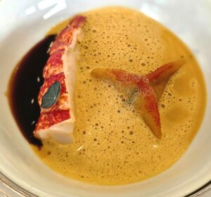 « L’Assiette Champenoise », près de Reims, « 3 Etoiles », au « Michelin », « 5 Toques, au « Gault & Millau »