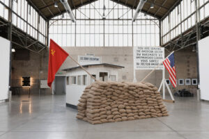 Emilio lopez menchero checkpoint charlie 2010 coll bps22cleslie artamonow
