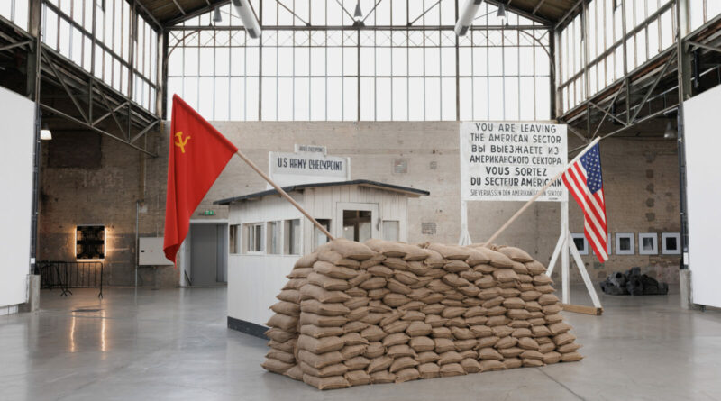 Emilio lopez menchero checkpoint charlie 2010 coll bps22cleslie artamonow