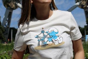 L’Atomium plus éclatante que jamais s’affiche avec les schtroumpfs