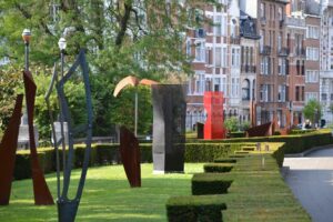 Exposition ArtSquare de sculptures monumentales au square Armand Steurs à Saint Josse